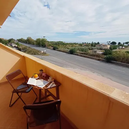 Degli Angioini Apartment *